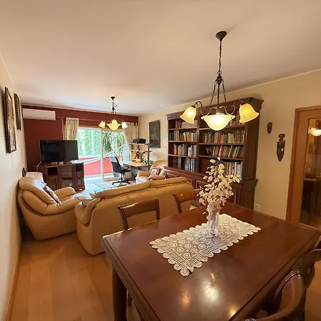 Cozy And Quiet Near The Center 아파트 브라가