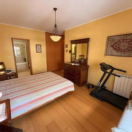 Cozy And Quiet Near The Center *